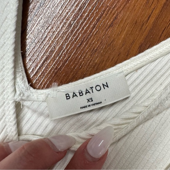 🤍 Babaton White Ribbed Wrap Bodysuit – XS - Picture 2 of 10